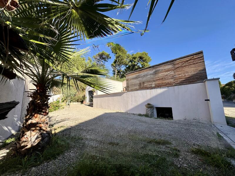 Maison - 96 m² - 5 pièces