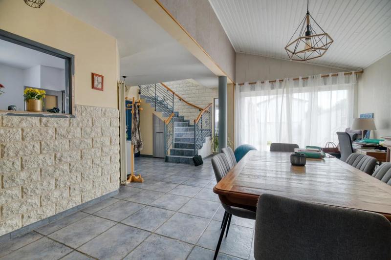 Maison - 140 m² - 6 pièces