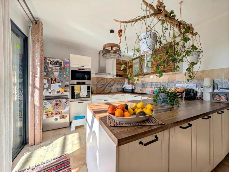 Maison jumelée - 146 m² - 6 pièces