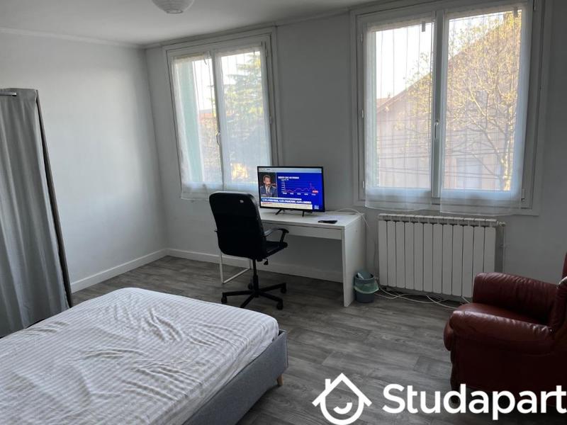 Chambre - 14 m² - 1 pièce