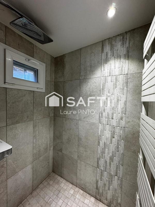 Maison - 219 m² - 7 pièces