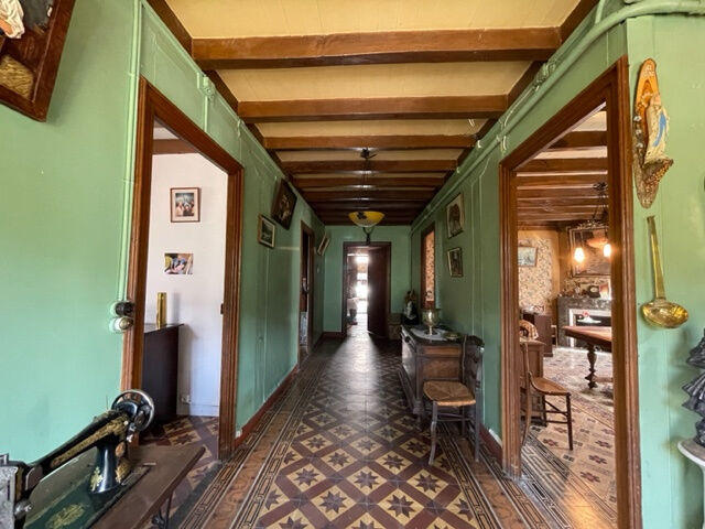 Maison - 185 m² - 8 pièces