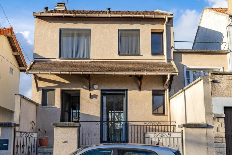 Maison - 96 m² - 4 pièces