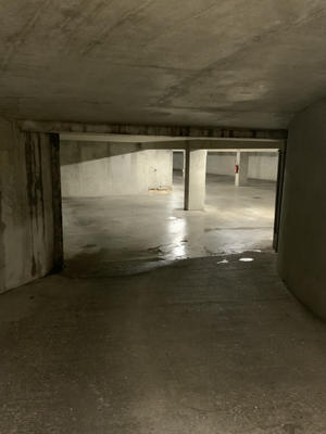 Parking / Garage