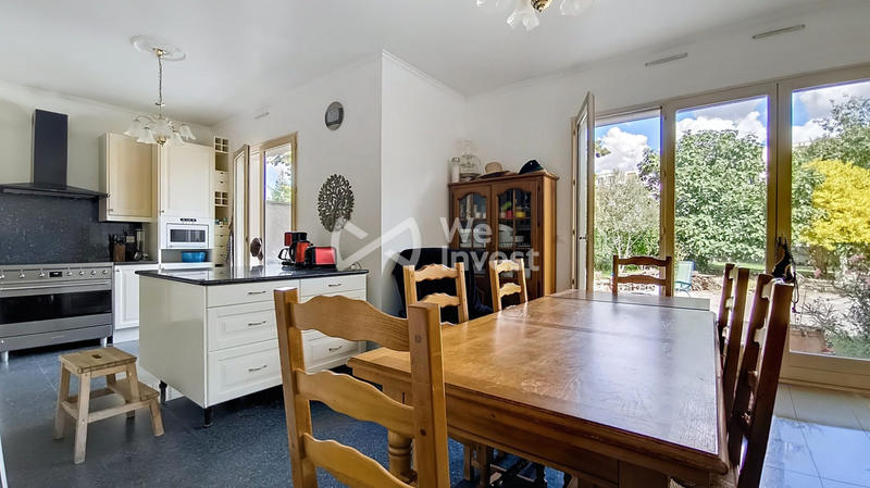 Maison - 295 m² - 10 pièces