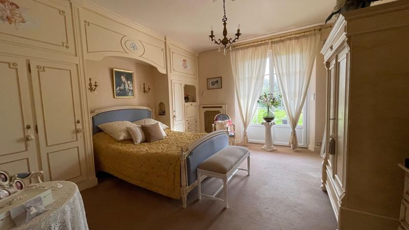 Maison - 212 m² - 8 pièces