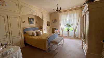 Maison - 212 m² - 8 pièces