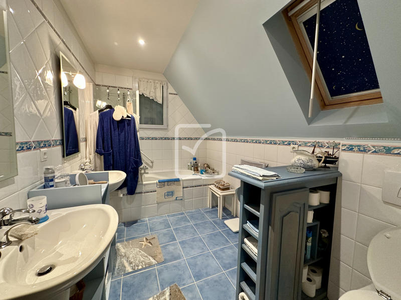 Maison - 201 m² - 6 pièces