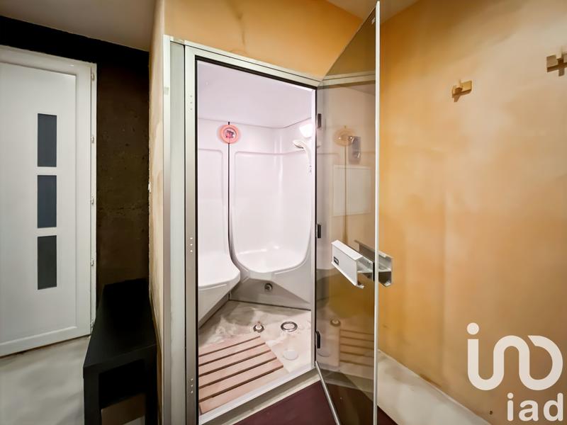 Maison - 216 m² - 7 pièces