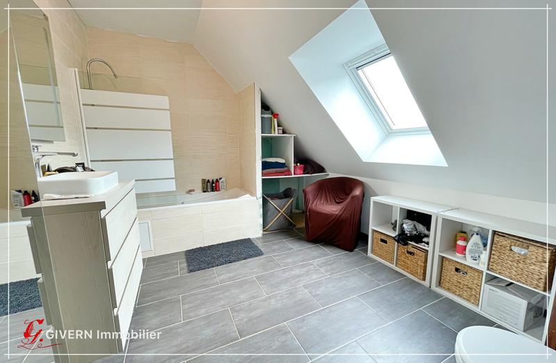 Maison - 102 m² - 6 pièces