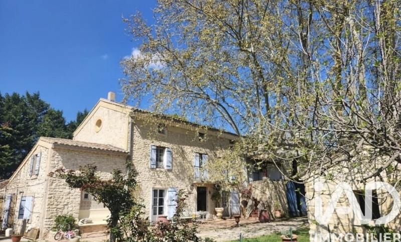 Maison - 310 m² - 8 pièces