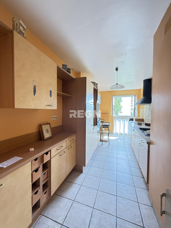 Appartement - 89 m² - 3 pièces