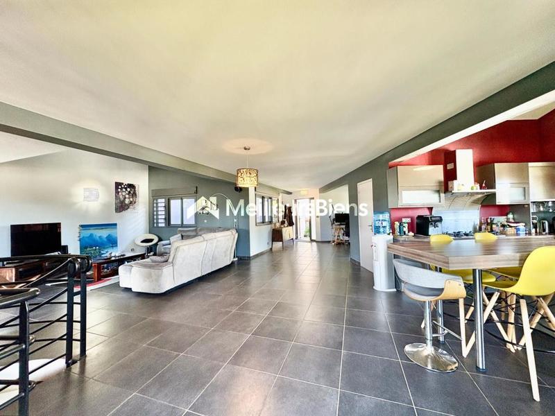 Maison d'architecte - 230 m² - 9 pièces