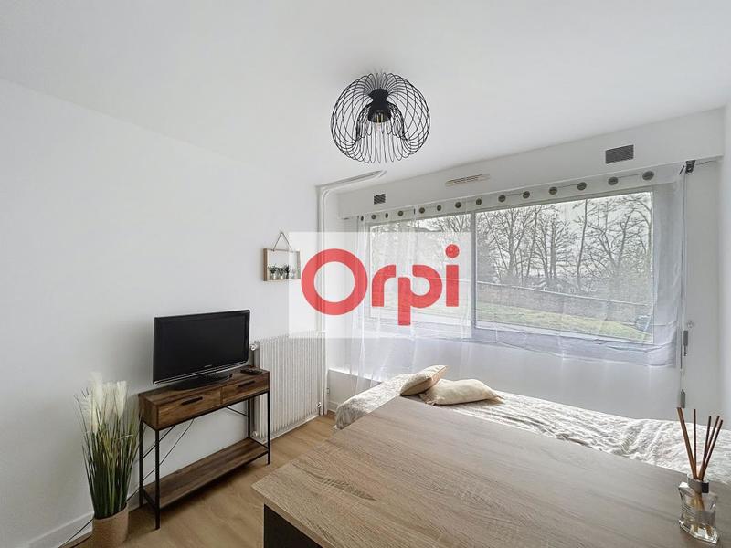 Studio - 11 m² - 1 pièce