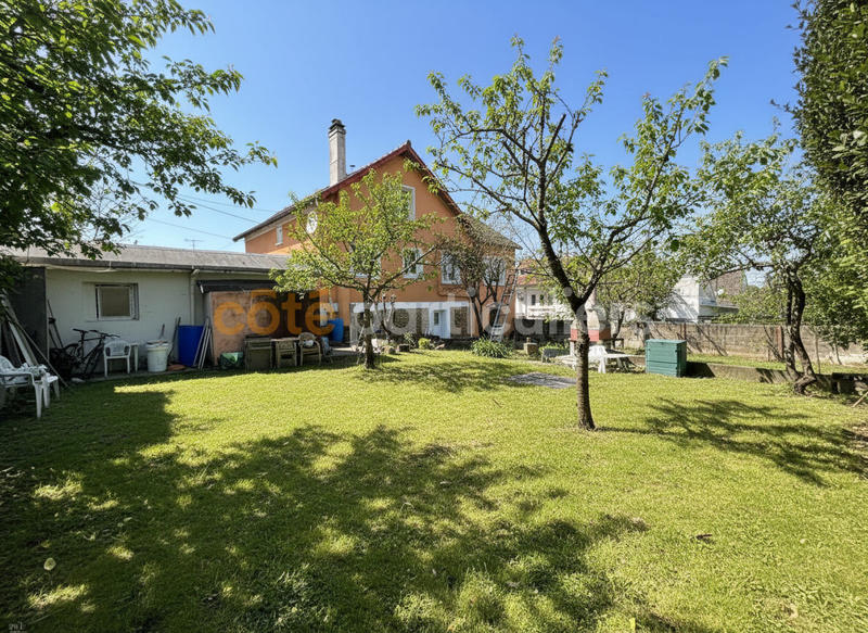 Maison - 225 m² - 6 pièces