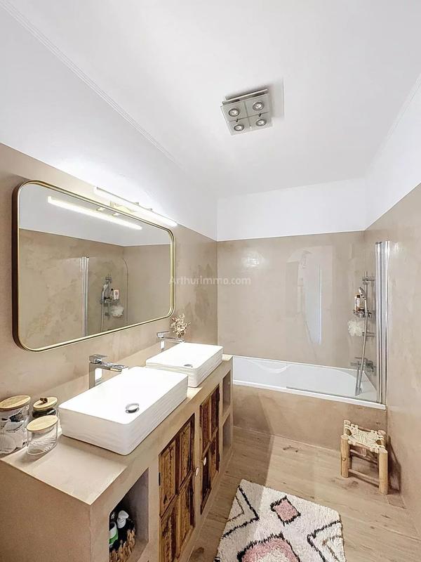 Appartement - 75 m² - 3 pièces