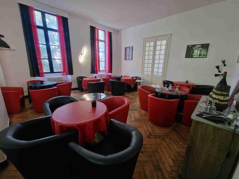 Maison - 354 m² - 10 pièces