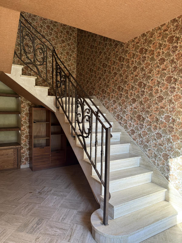 Maison - 235 m² - 9 pièces