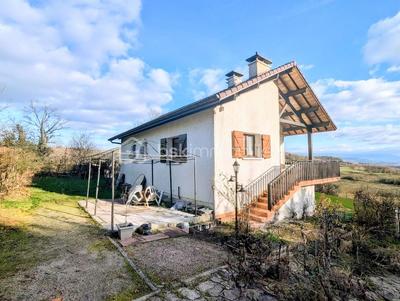 Maison - 94 m² - 5 pièces