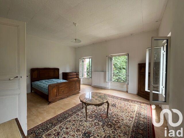 Maison - 280 m² - 10 pièces