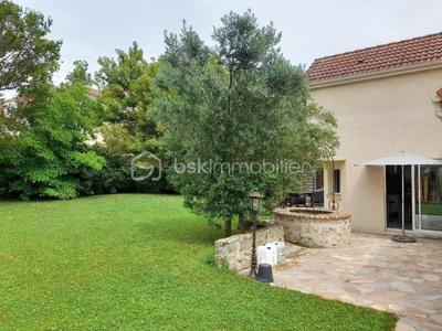 Maison - 156 m² - 8 pièces