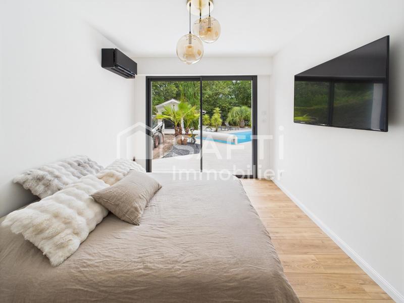 Maison - 260 m² - 7 pièces