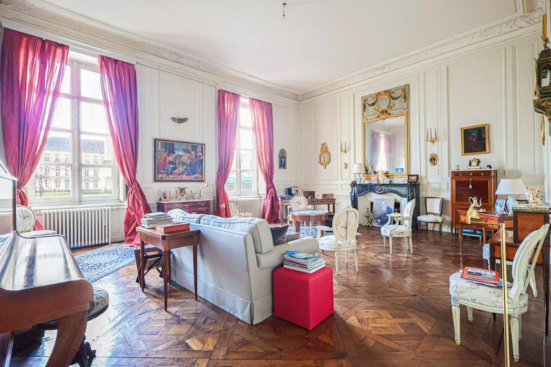 Appartement - 265 m² - 8 pièces