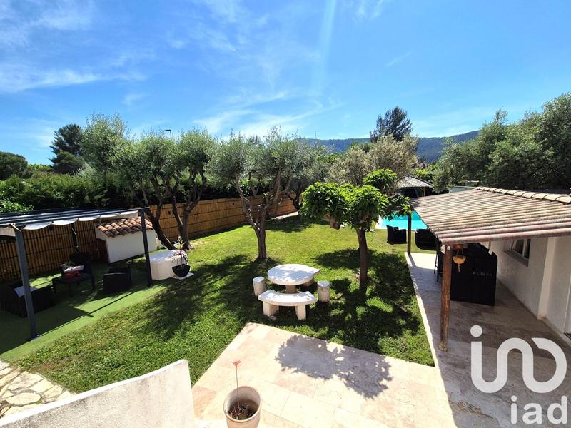 Maison - 202 m² - 5 pièces