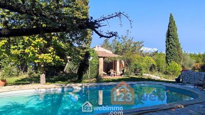 Villa - 180 m² - 6 pièces