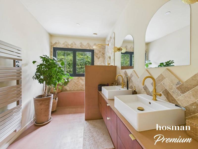 Maison - 180 m² - 6 pièces