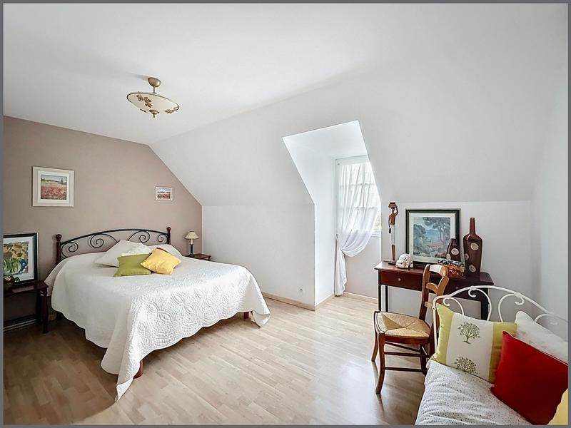 Maison - 184 m² - 8 pièces