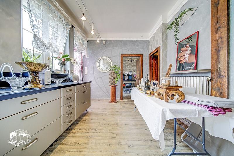 Maison - 243 m² - 7 pièces