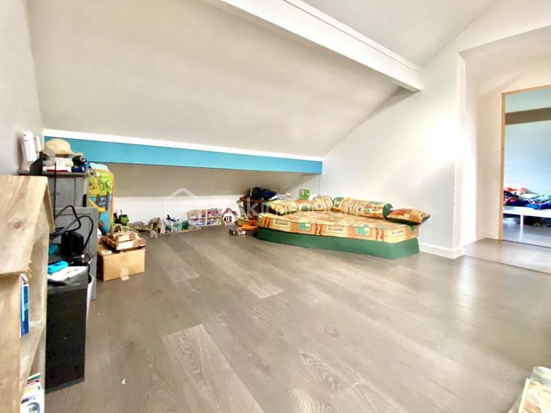 Pavillon - 160 m² - 7 pièces