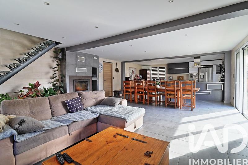 Maison - 195 m² - 7 pièces