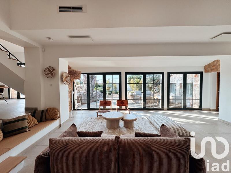 Maison - 207 m² - 7 pièces