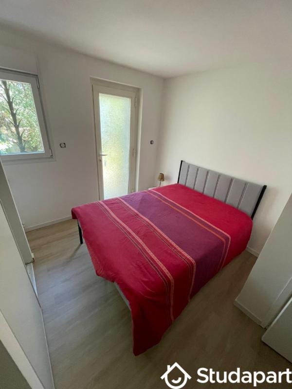 Chambre - 10 m² - 1 pièce