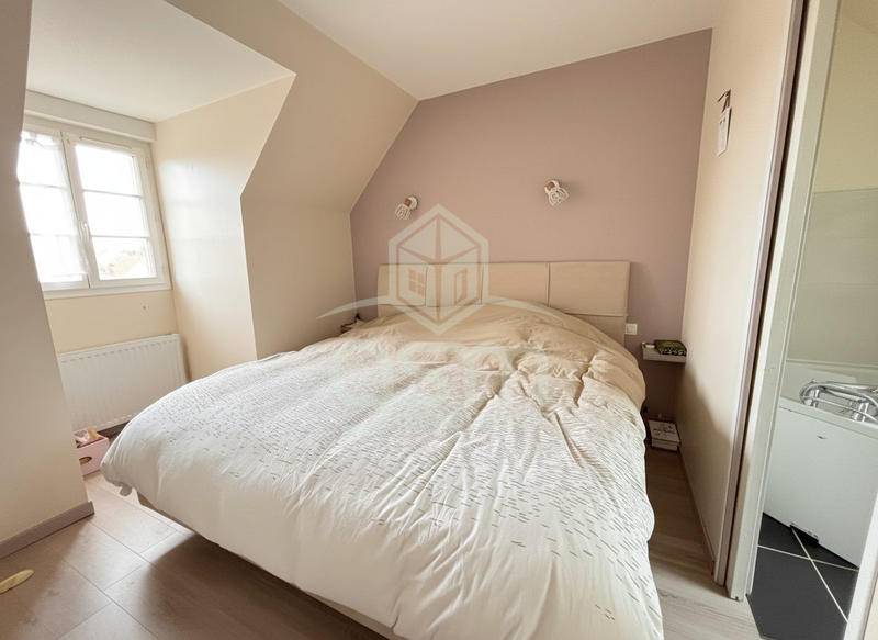 Maison traditionnelle - 162 m² - 6 pièces