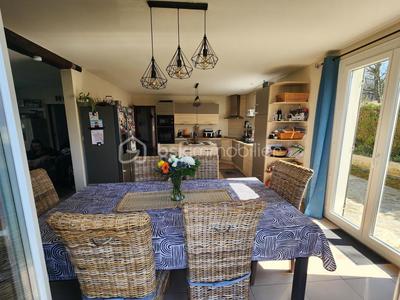 Maison traditionnelle - 260 m² - 7 pièces