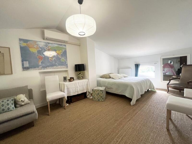 Maison - 170 m² - 6 pièces