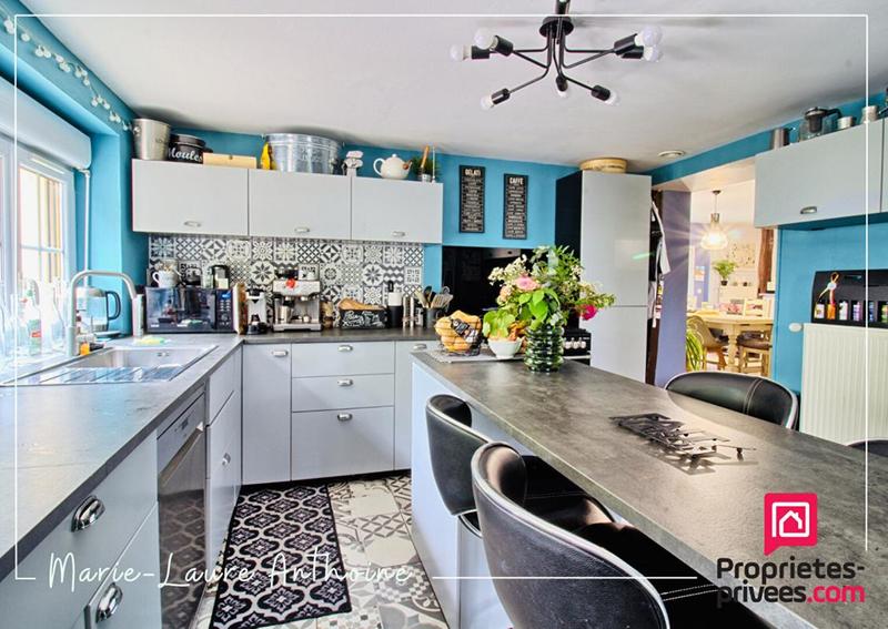 Maison - 182 m² - 8 pièces