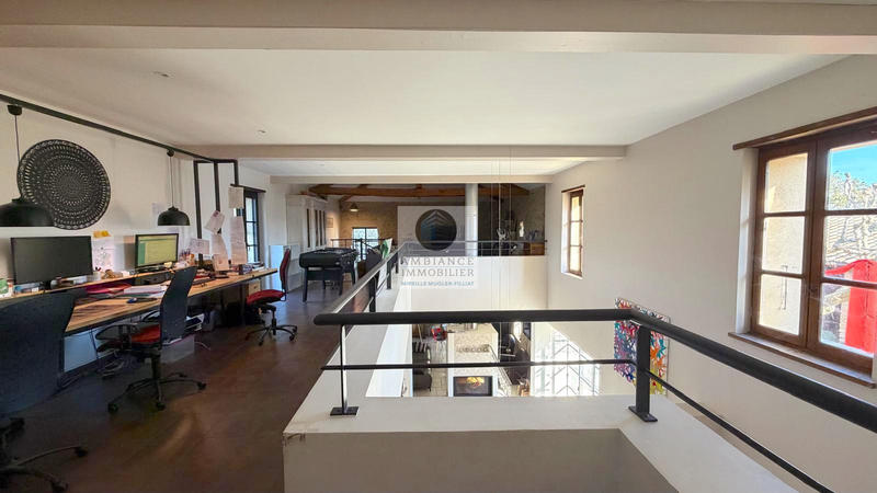 Maison - 280 m² - 9 pièces