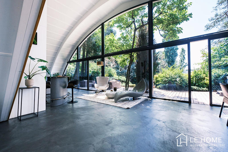 Maison - 260 m² - 7 pièces