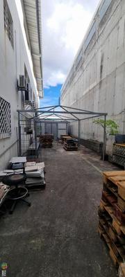 Entrepôt - 1 500 m² - 1 pièce