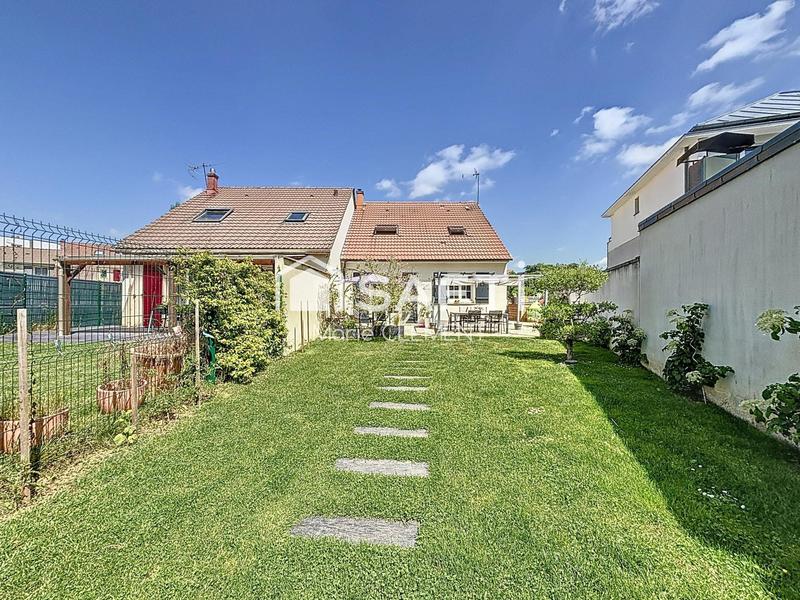 Maison - 96 m² - 4 pièces