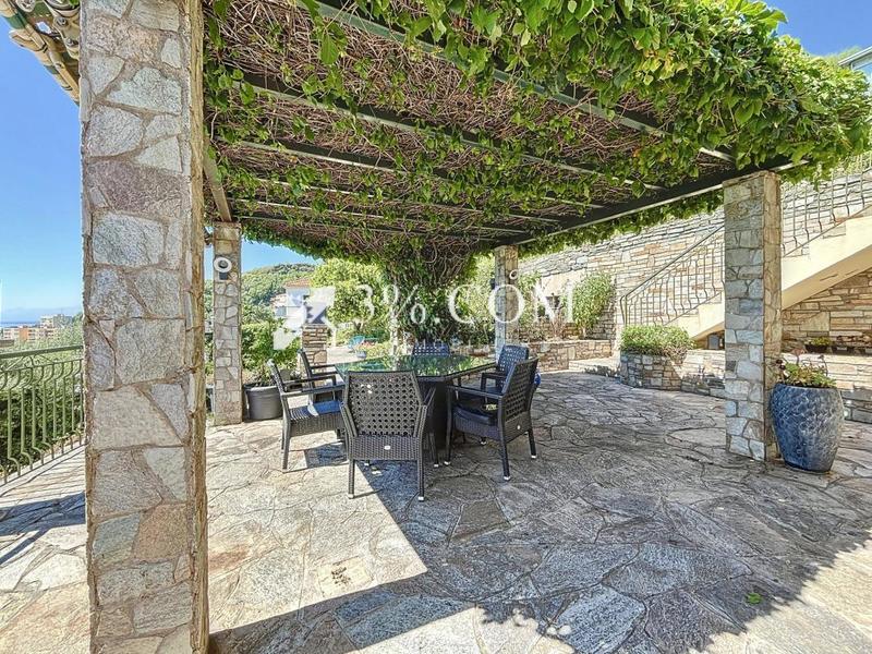 Maison - 165 m² - 7 pièces