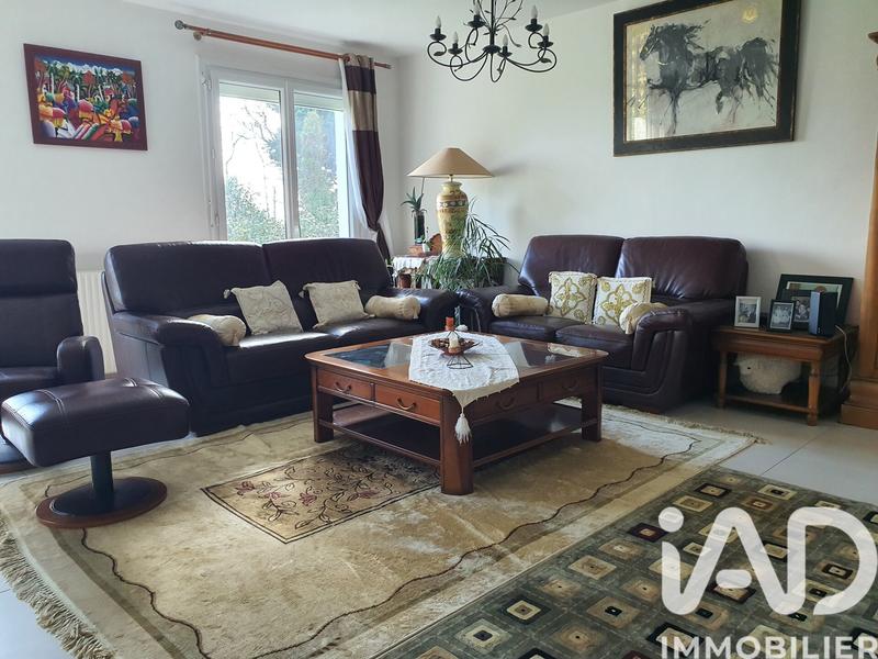 Maison - 255 m² - 12 pièces