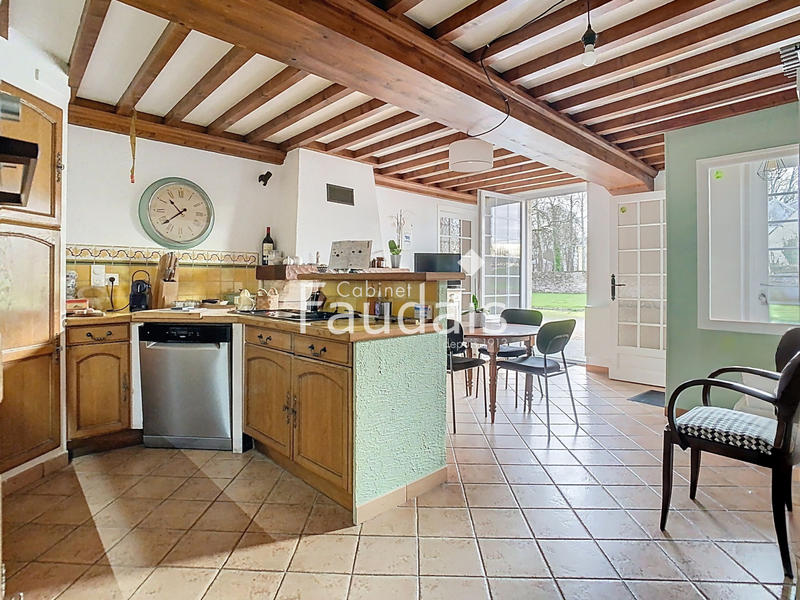 Propriété - 464 m² - 17 pièces