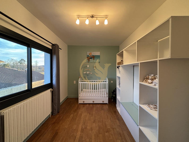 Maison - 230 m² - 8 pièces