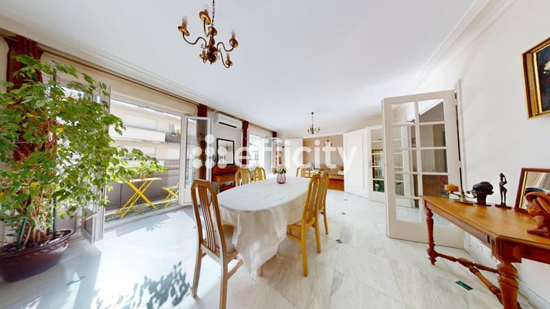 Appartement - 100 m² - 4 pièces