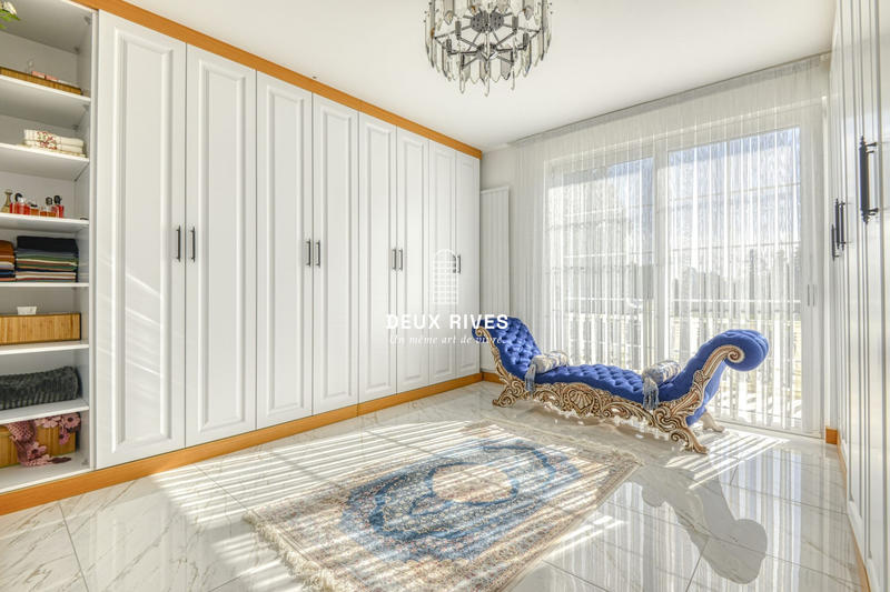 Maison - 550 m² - 7 pièces